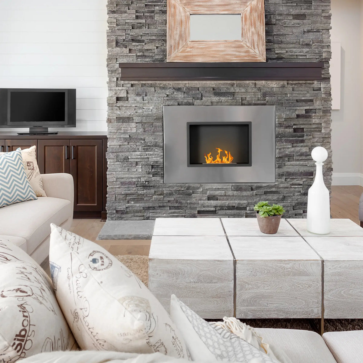 Homcom 7000 BTU Wall-Mounted Ethanol Fireplace